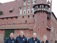 Mitglieder vor der Marienburg